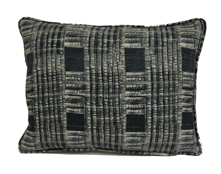 Designers Guild & William Yeoward - Gradillo - Indigo - Stunning Cushion Cover Throw Pillow Designer Home Decor.