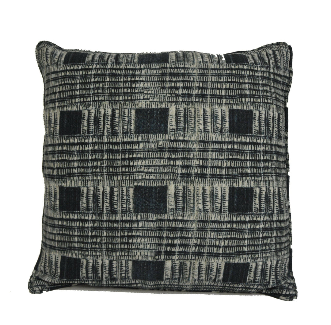 Designers Guild & William Yeoward - Gradillo - Indigo - Stunning Cushion Cover Throw Pillow Designer Home Decor.