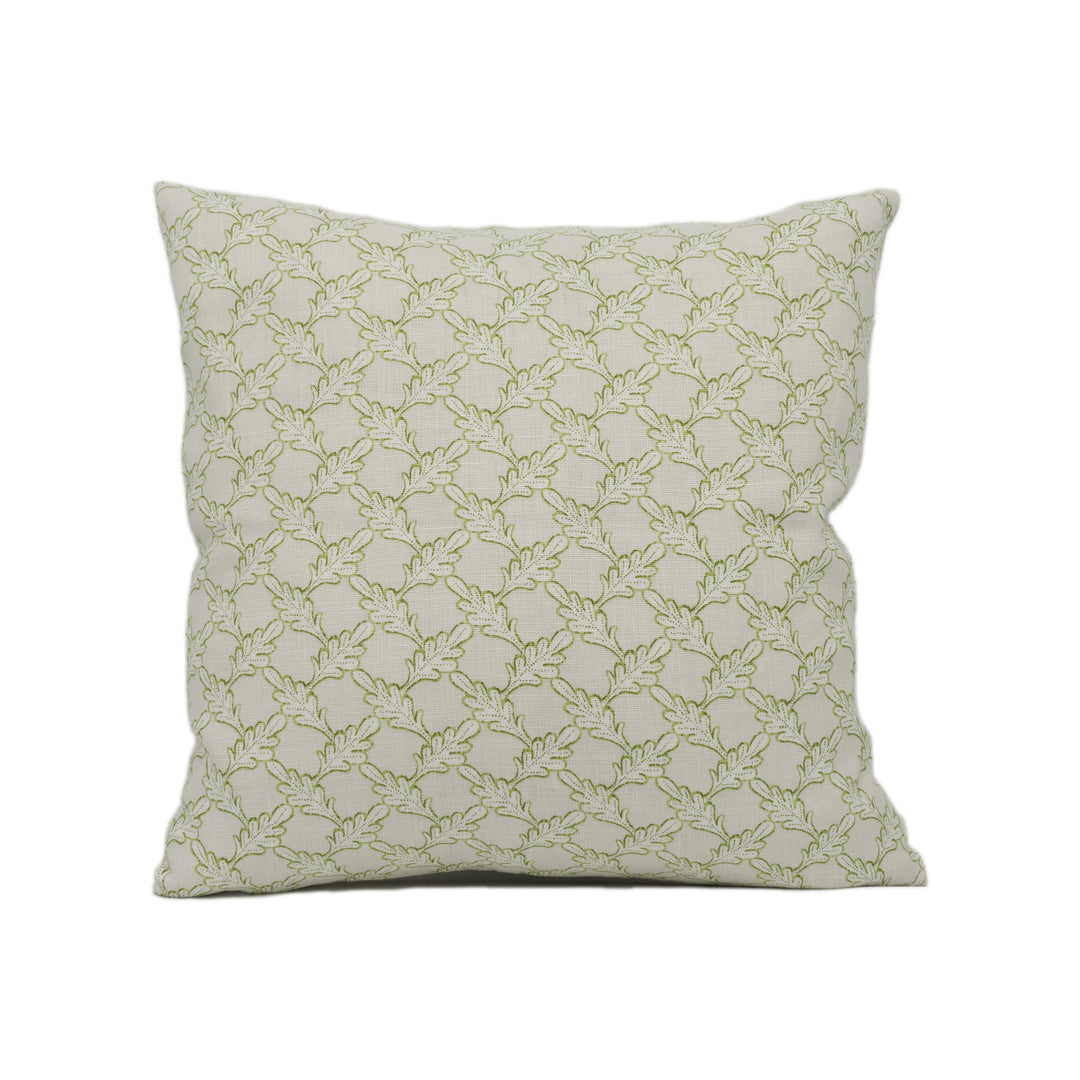 Colefax and Fowler Oaken Beige - Elegant Oak Leaf Motif