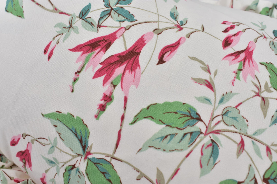 Colefax and Fowler – Fuchsia – Pink/Green – Chintz Cushion Cover with Ruffle Fringe