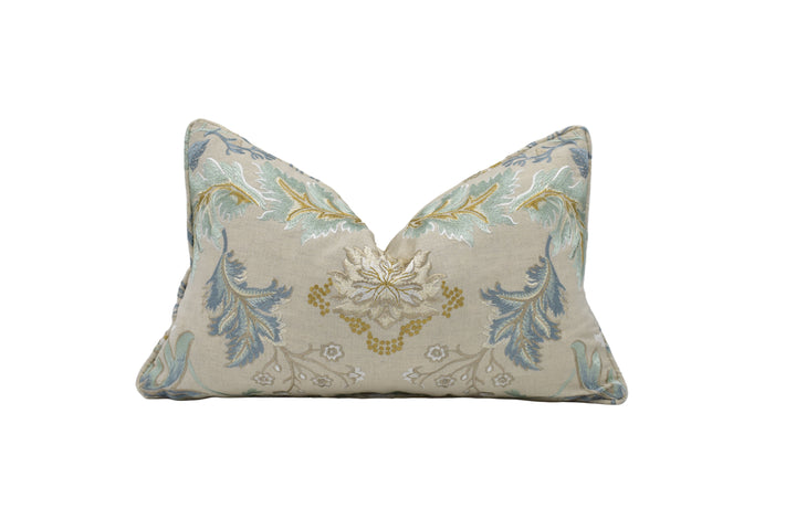 Colefax & Fowler – Dianthus – Beige – Cushion Cover – Embroidered Floral Luxe Pillow