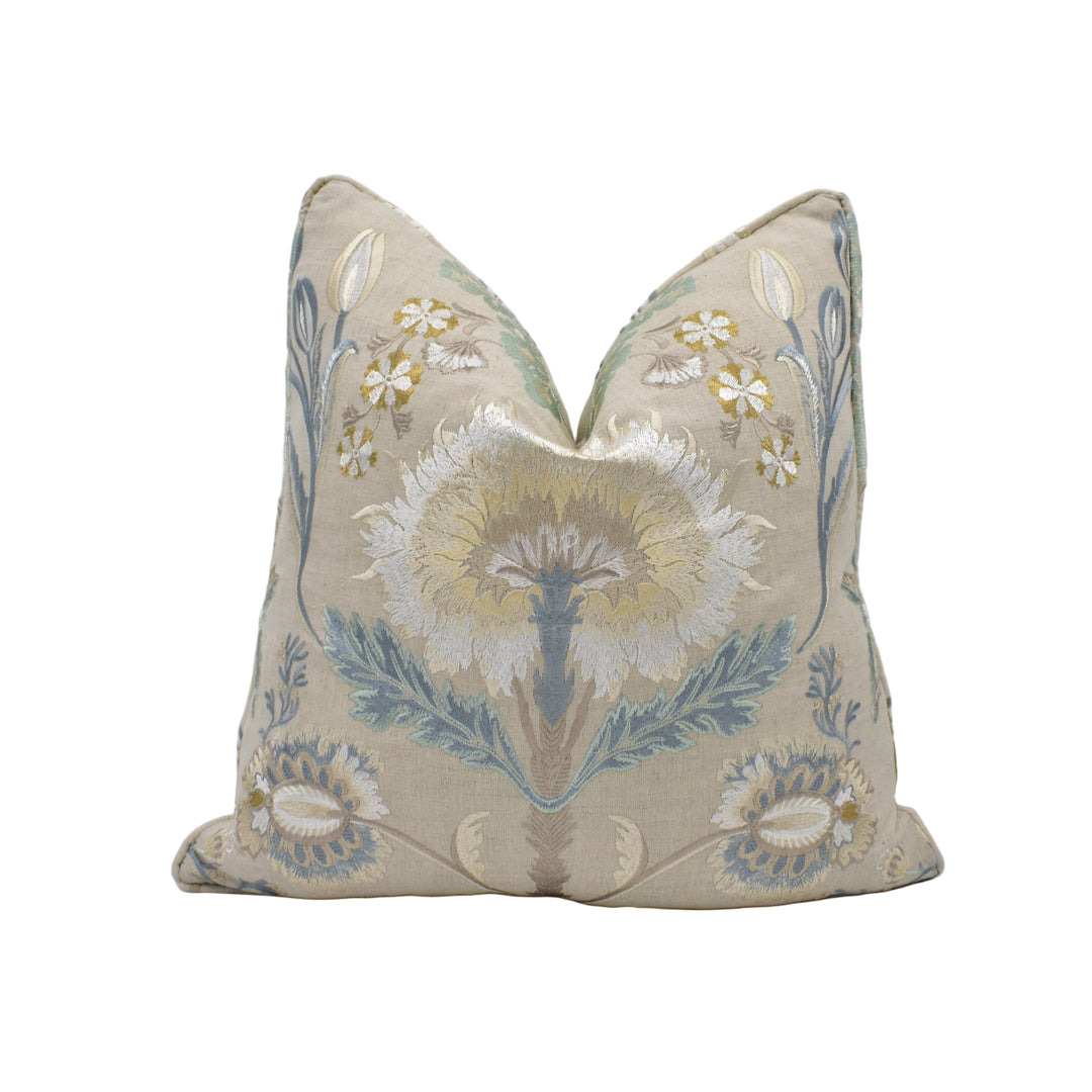 Colefax & Fowler – Dianthus – Beige – Cushion Cover – Embroidered Floral Luxe Pillow