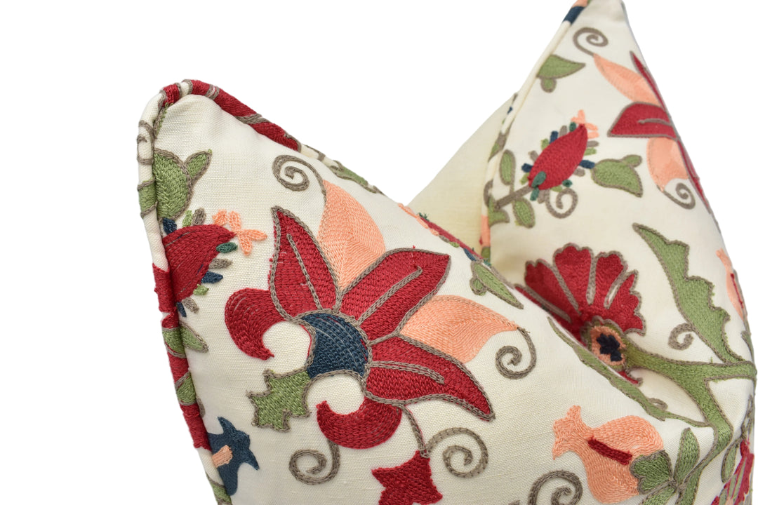 Colefax & Fowler – Pashley – Red / Green – Cushion Cover – Embroidered Statement Accent