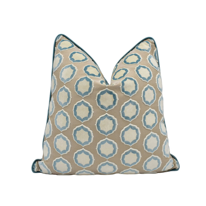 Manuel Canovas - Tiana - Ciel / Ivoire - Elegant Decorative Pattern Accent