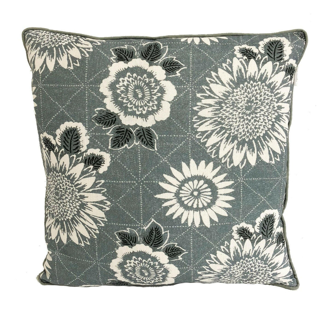 Designers Guild / William Yeoward - Elena - Greige - Contrast Piped Cushion Cover Throw Pillow Designer Home Decor.